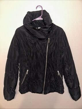(Free when bundled) Black puffer jacket